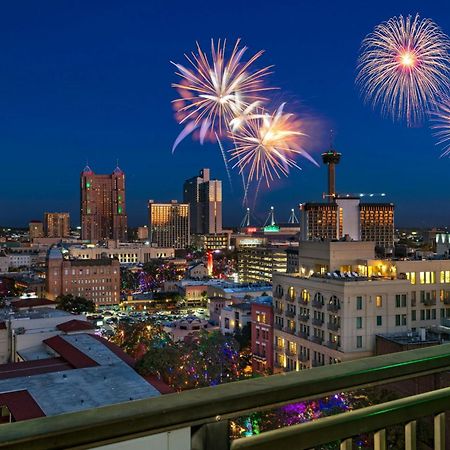 Courtyard By Marriott San Antonio Riverwalk Exterior photo