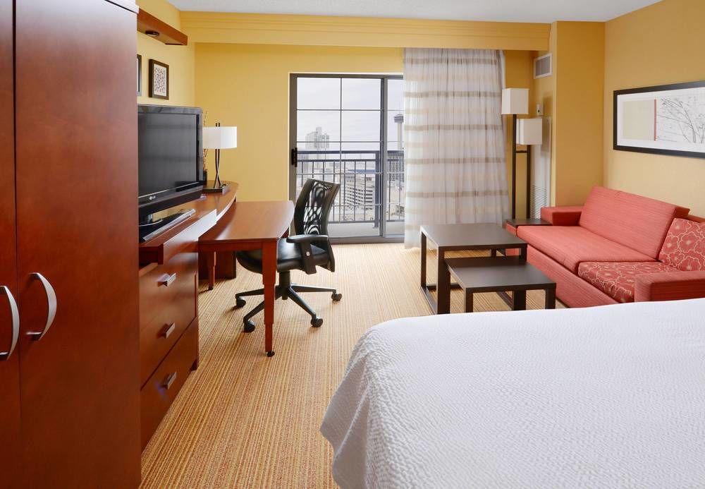 Courtyard By Marriott San Antonio Riverwalk Exterior photo