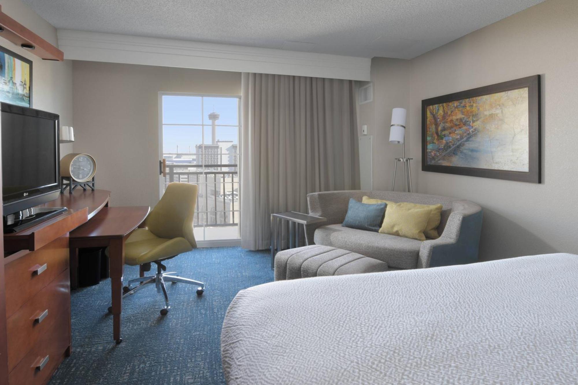Courtyard By Marriott San Antonio Riverwalk Exterior photo