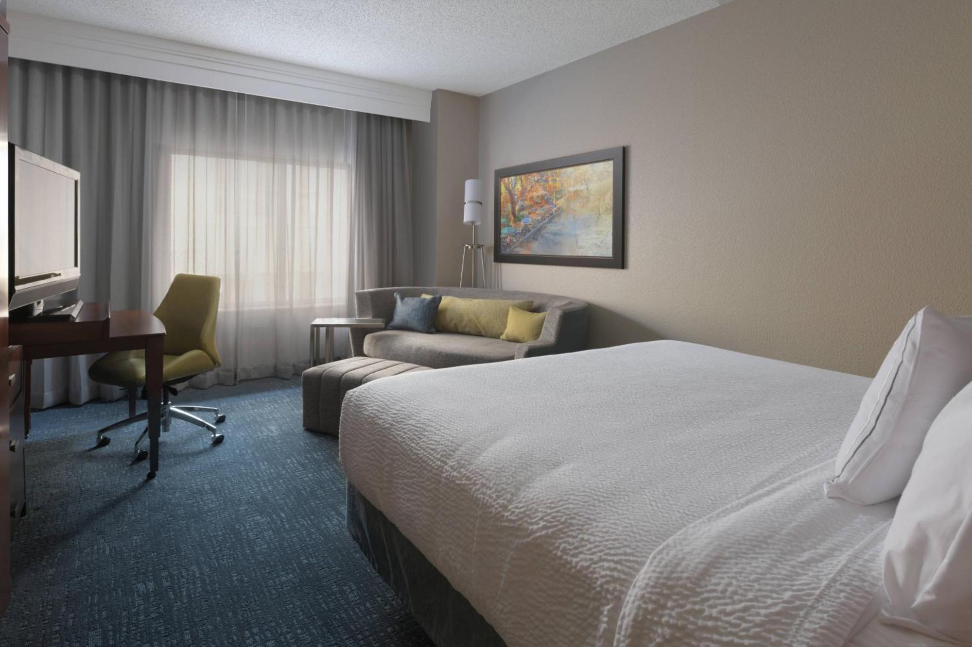 Courtyard By Marriott San Antonio Riverwalk Exterior photo