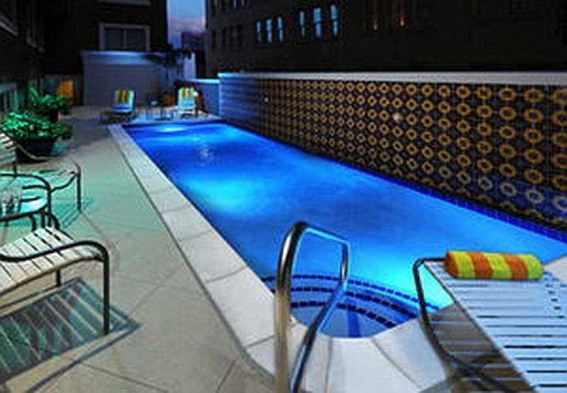 Courtyard By Marriott San Antonio Riverwalk Exterior photo