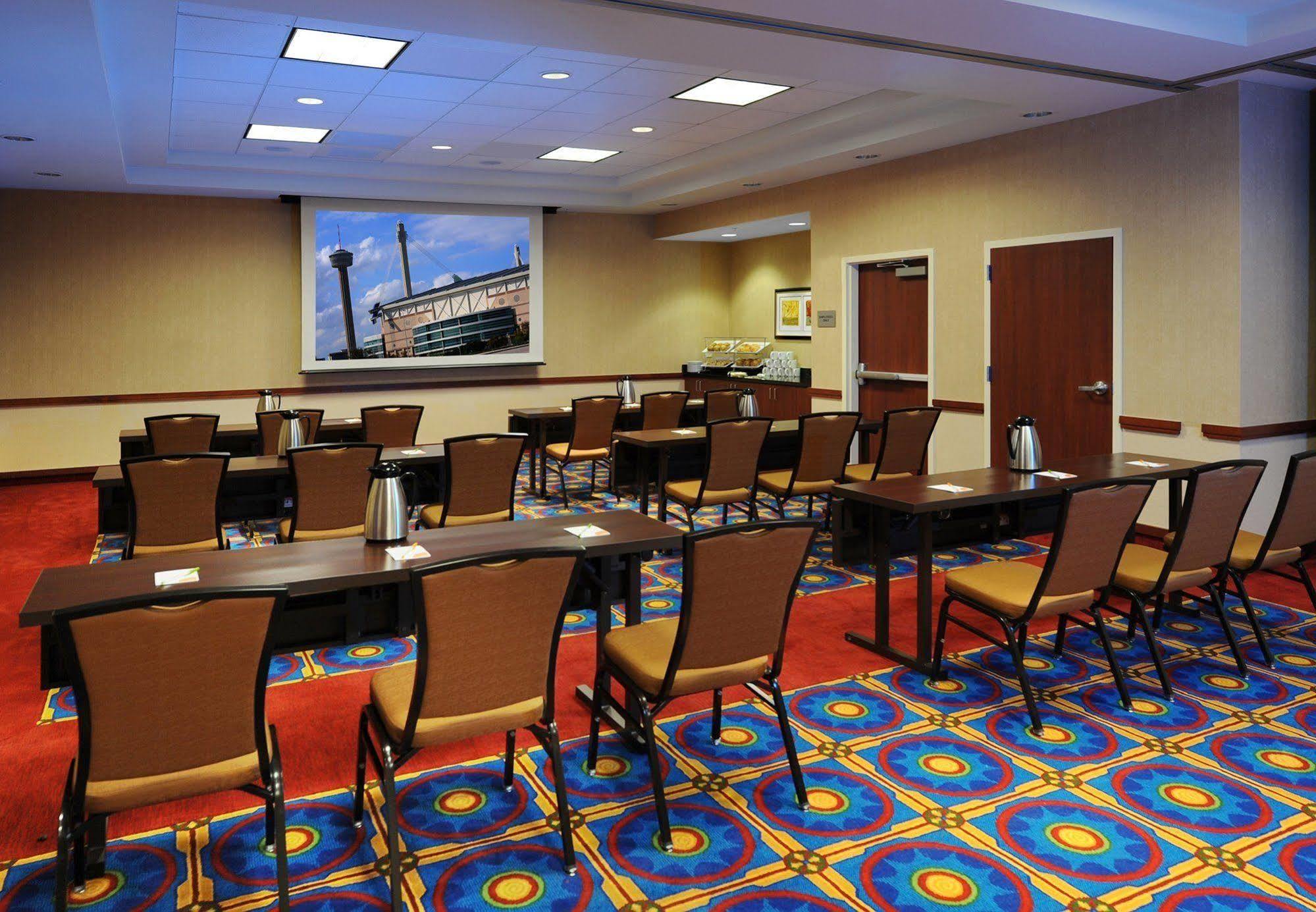 Courtyard By Marriott San Antonio Riverwalk Exterior photo