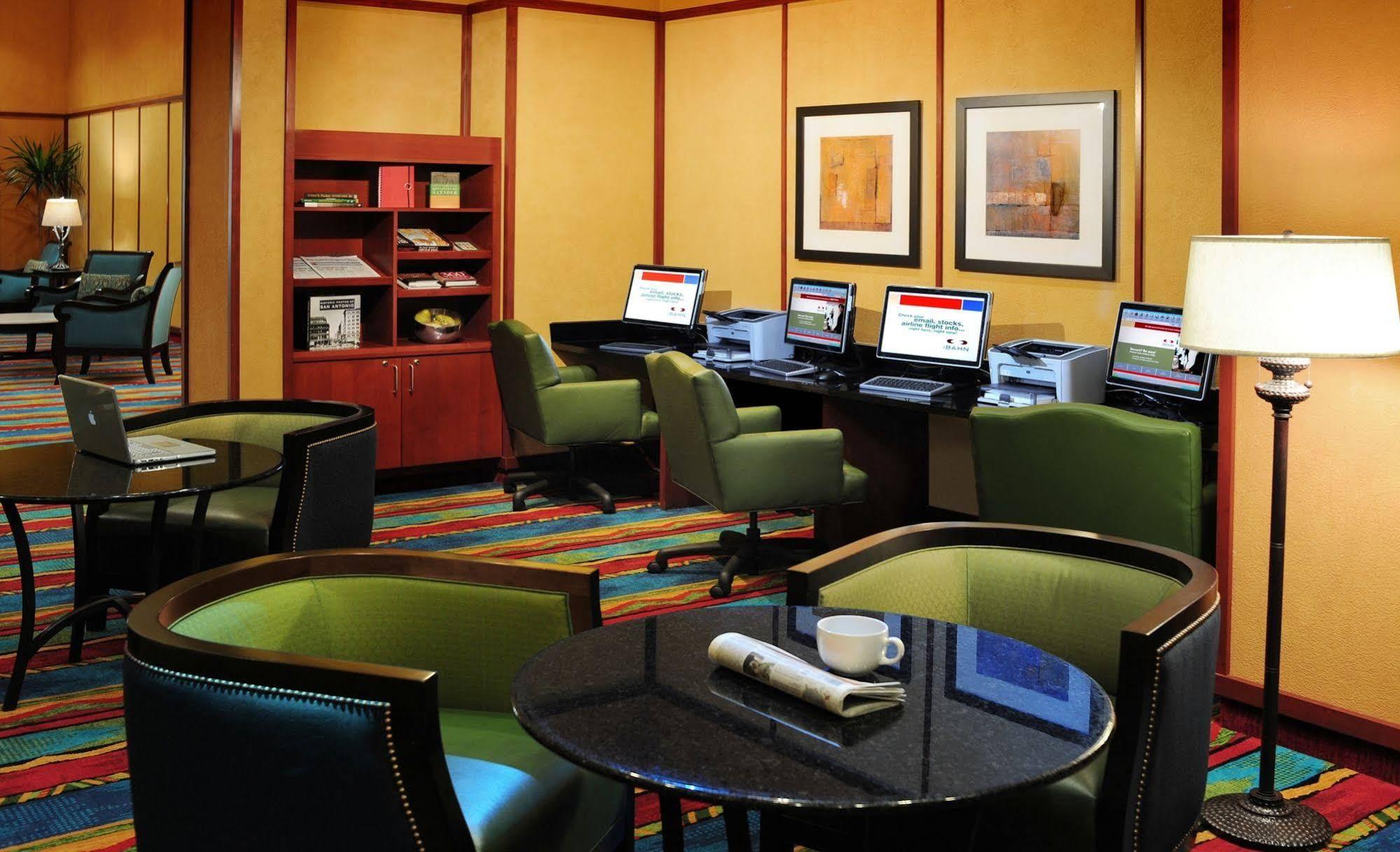 Courtyard By Marriott San Antonio Riverwalk Exterior photo
